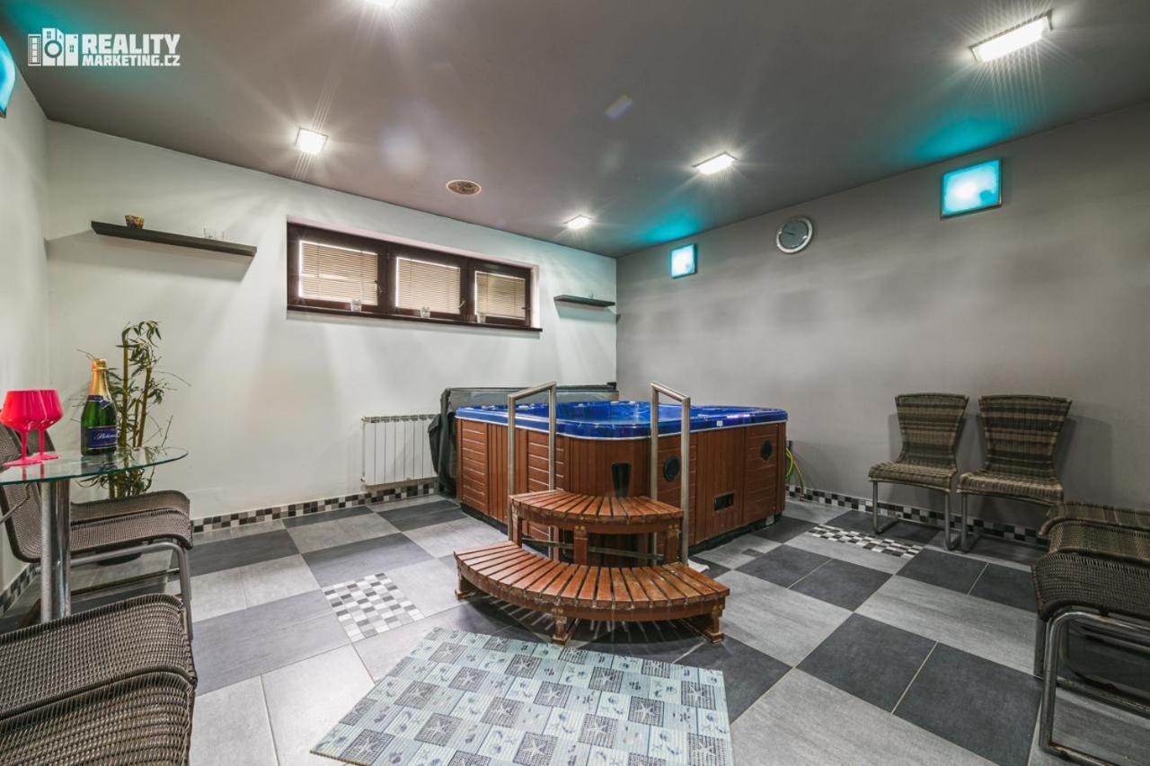 Active Wellness hotel U zlaté rybky Vyškov Extérieur photo
